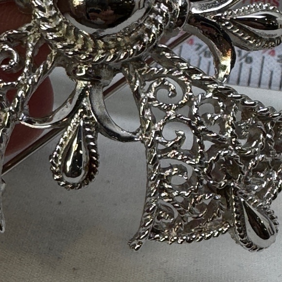 Vintage Trifari Crown Maltese Cross Brooch Silvertone Elegant - Picture 6 of 7